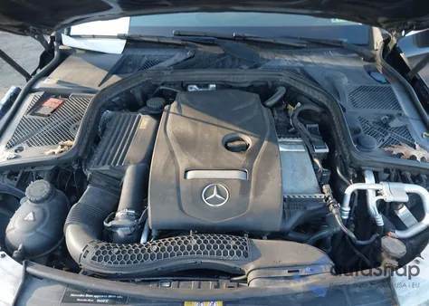 2015 Mercedes-Benz C 300 4Matic/Luxury 4Matic/Sport 4Matic z USA, uszkodzony, nr VIN 55SWF4KB2FU077539